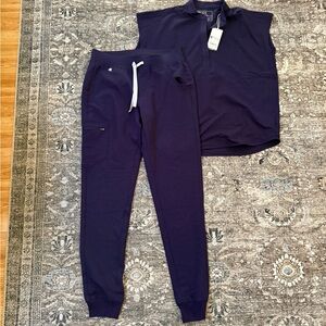 Purple FIGS set. Size small